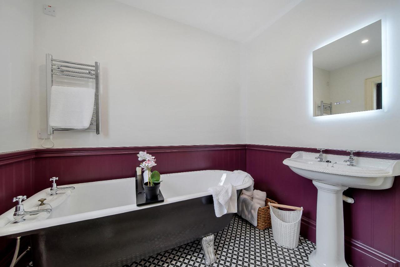 Seaview Lodge Apartment 'Sleeping 4 Guests' Rockstown Exteriér fotografie