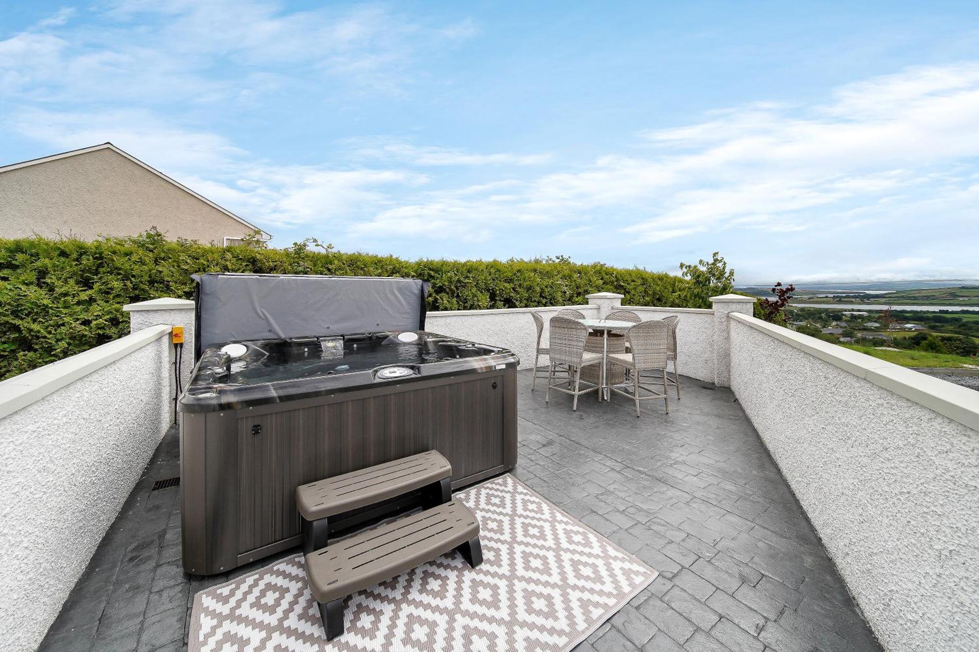 Seaview Lodge Apartment 'Sleeping 4 Guests' Rockstown Exteriér fotografie