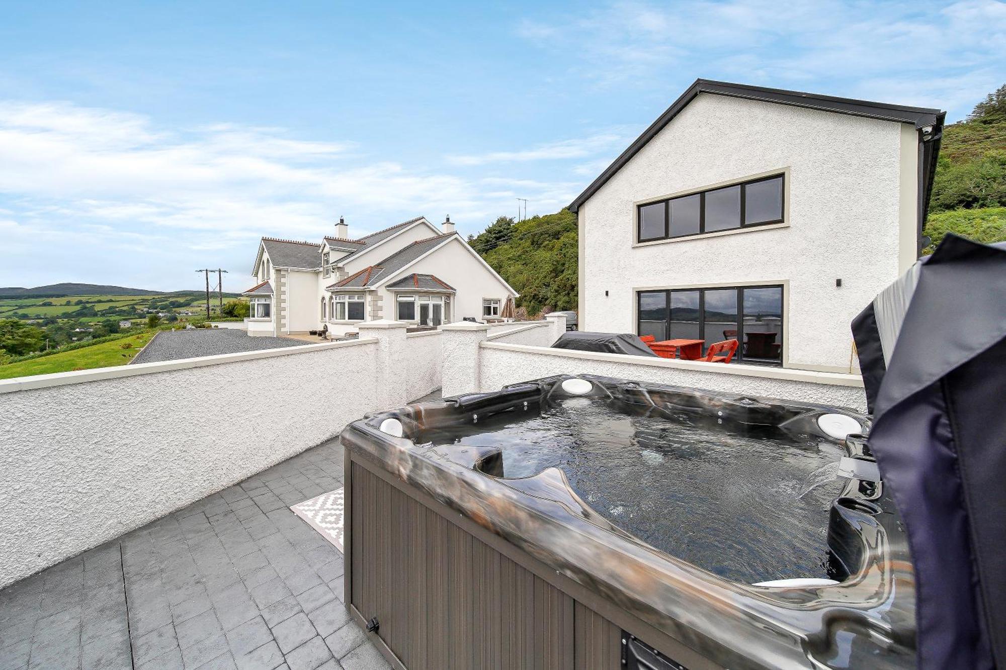 Seaview Lodge Apartment 'Sleeping 4 Guests' Rockstown Exteriér fotografie